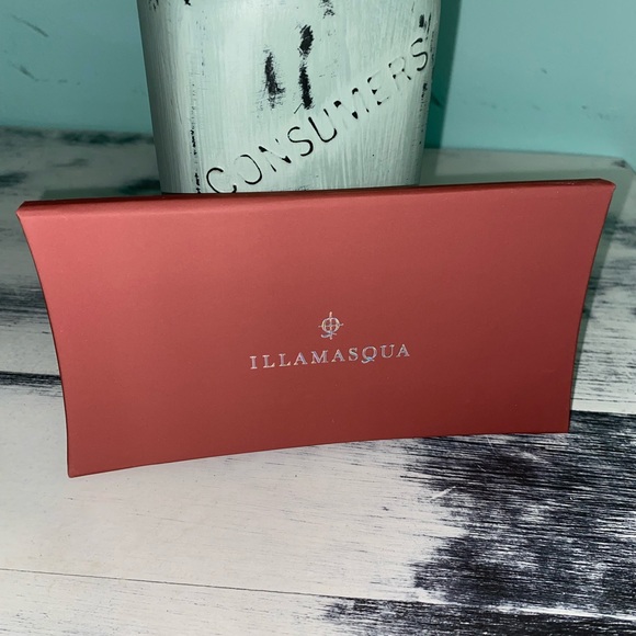 Illamasqua Unveiled Artistry Eyeshadow Palette - Picture 4 of 6